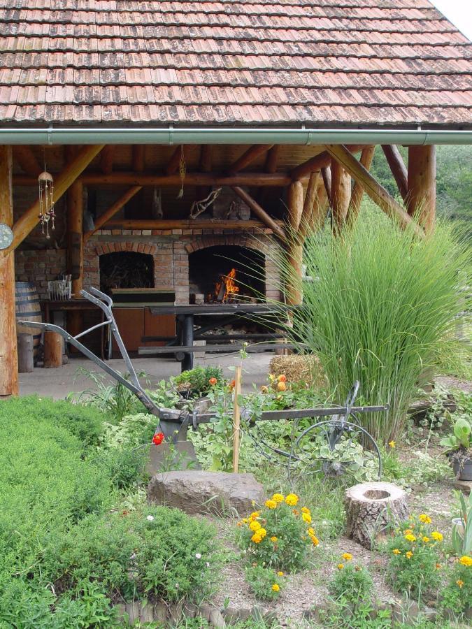 Na Okic - A Private Forest Oasis Sveti Martin pod Okicem ภายนอก รูปภาพ