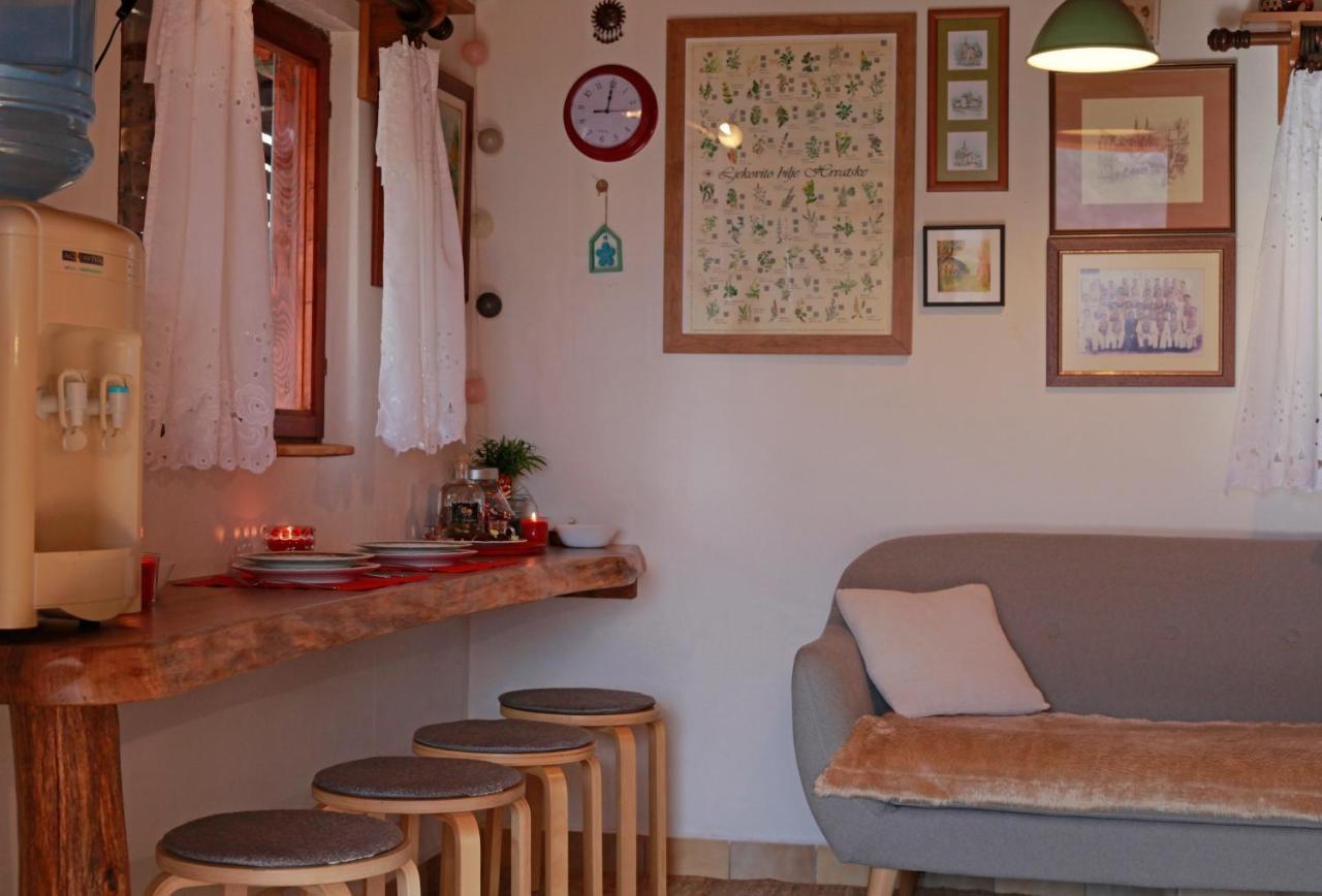 Na Okic - A Private Forest Oasis Sveti Martin pod Okicem ภายนอก รูปภาพ